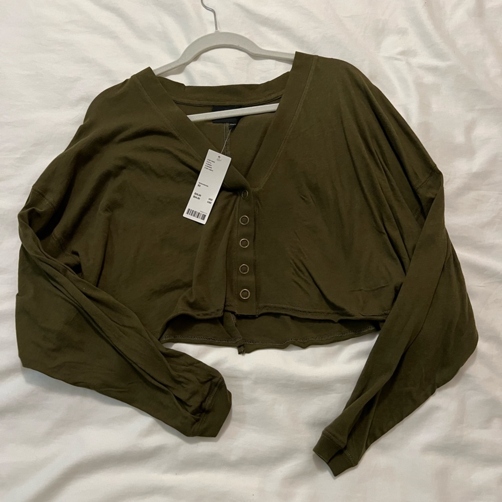 urban outfitters cropped long sleeve